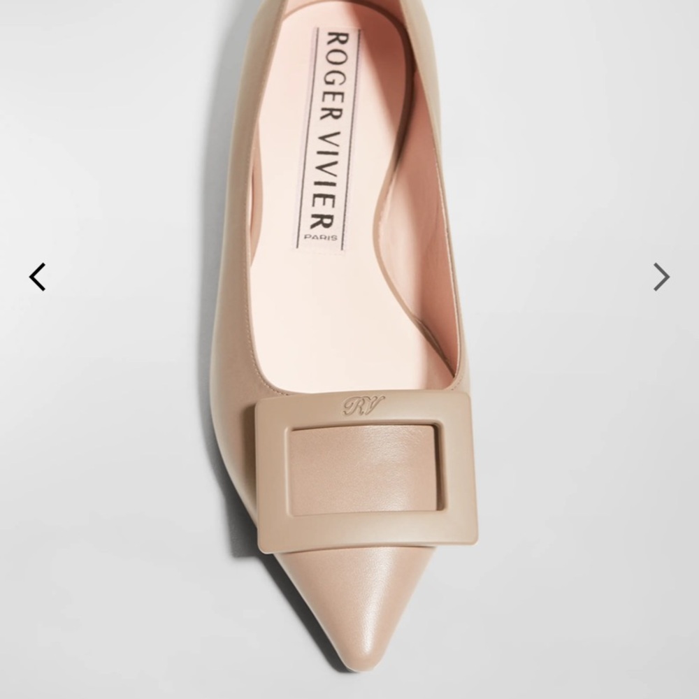 Roger Vivier
Gommettine Leather Buckle Ballerina Flats